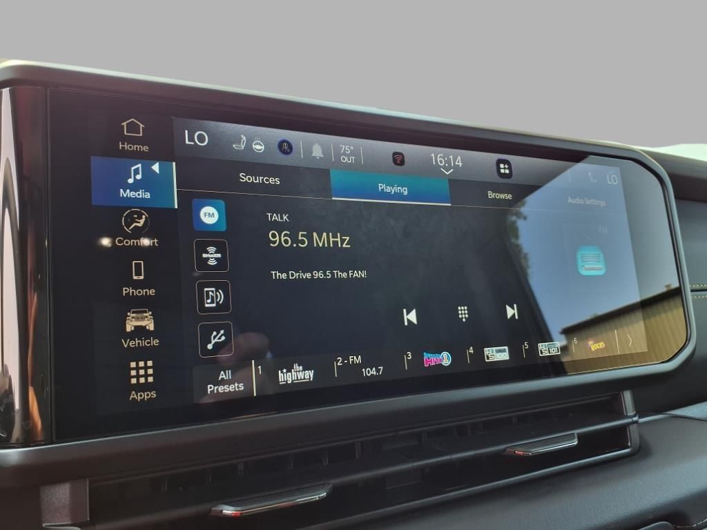 2025 Jeep Gladiator Sport photo 4