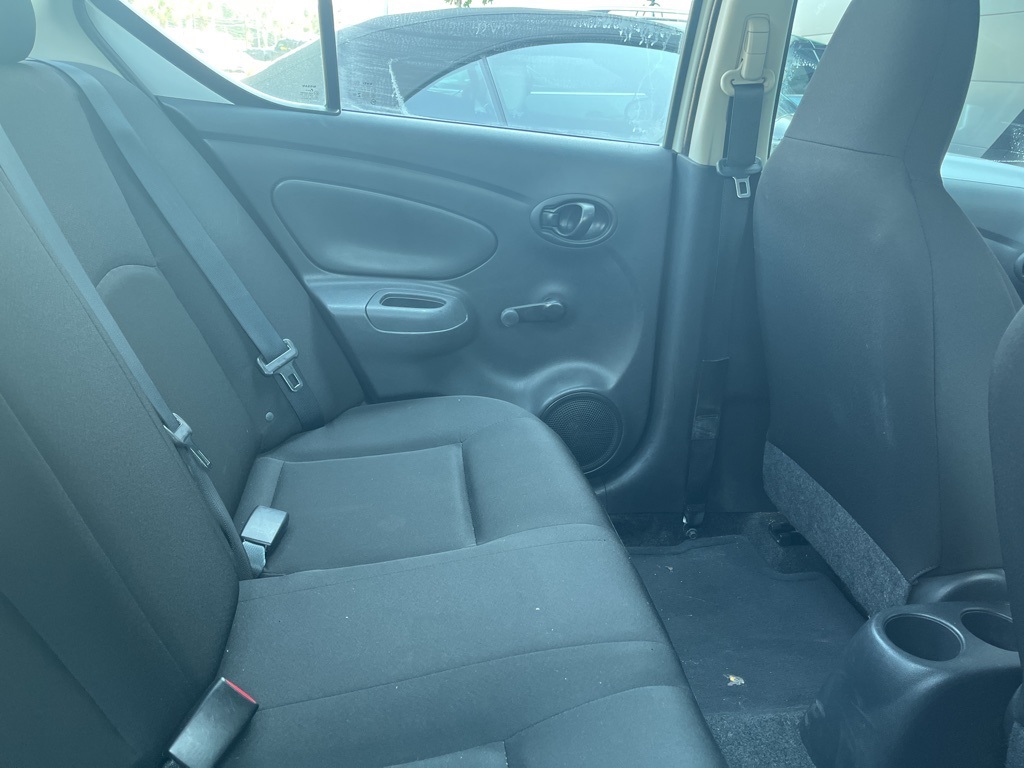 2015 Nissan Versa 1.6 Plus photo 8