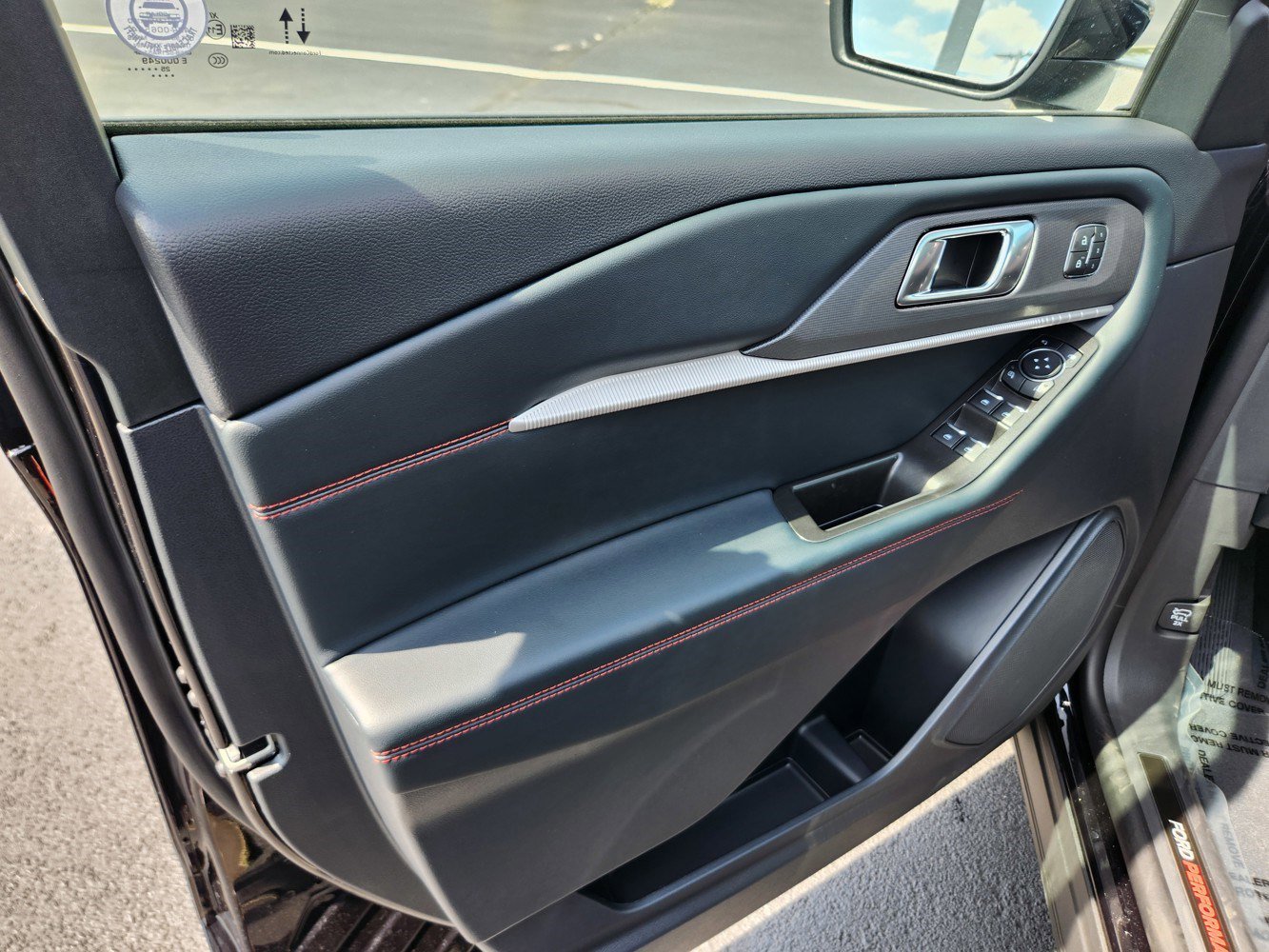 2025 Ford Explorer ST photo 26