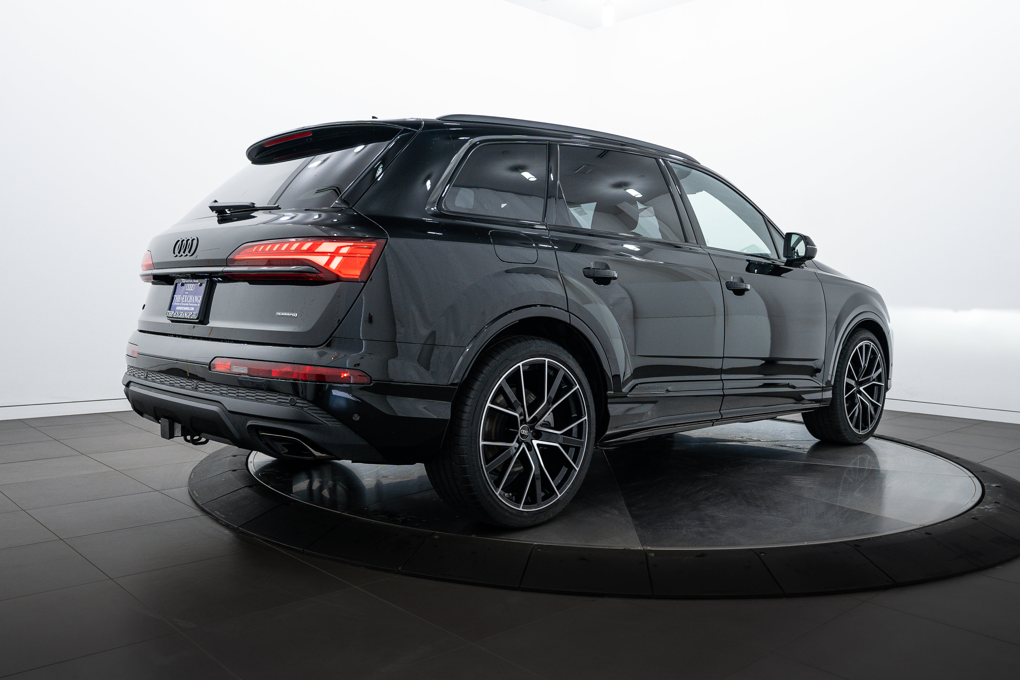 2025 Audi Q7 Prestige photo 4