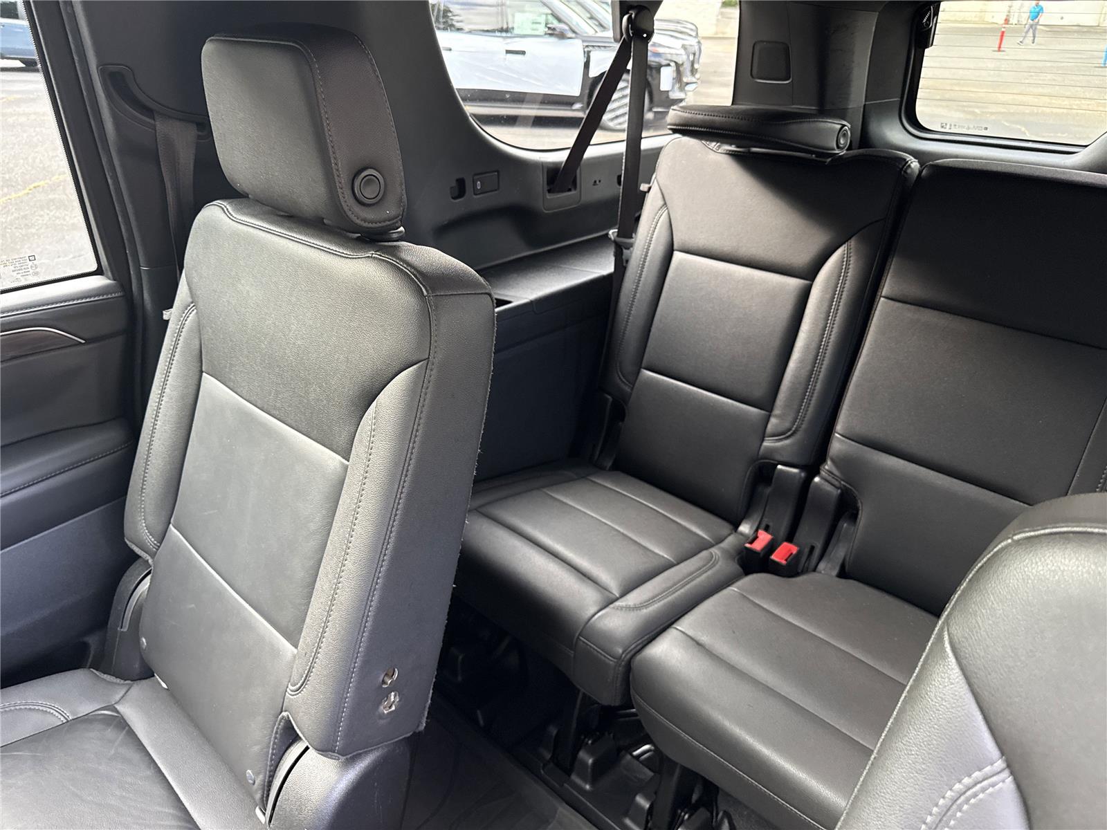 2021 Chevrolet Suburban 1500 LT photo 28