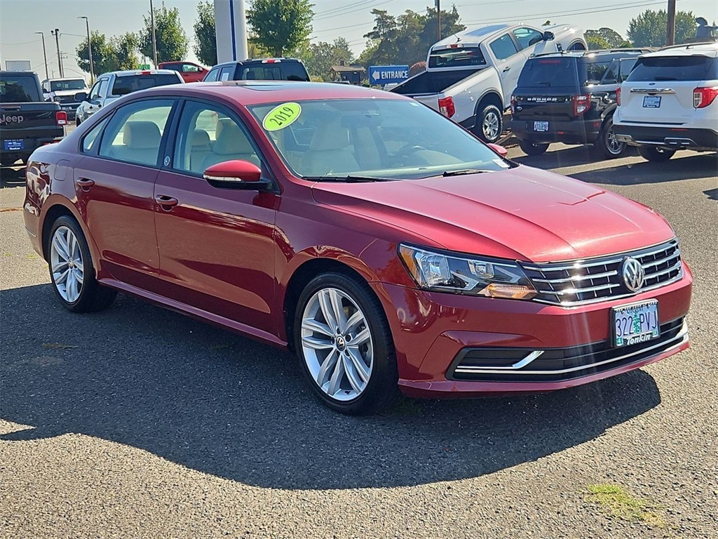 2019 Volkswagen Passat 2.0T Wolfsburg Edition photo 7