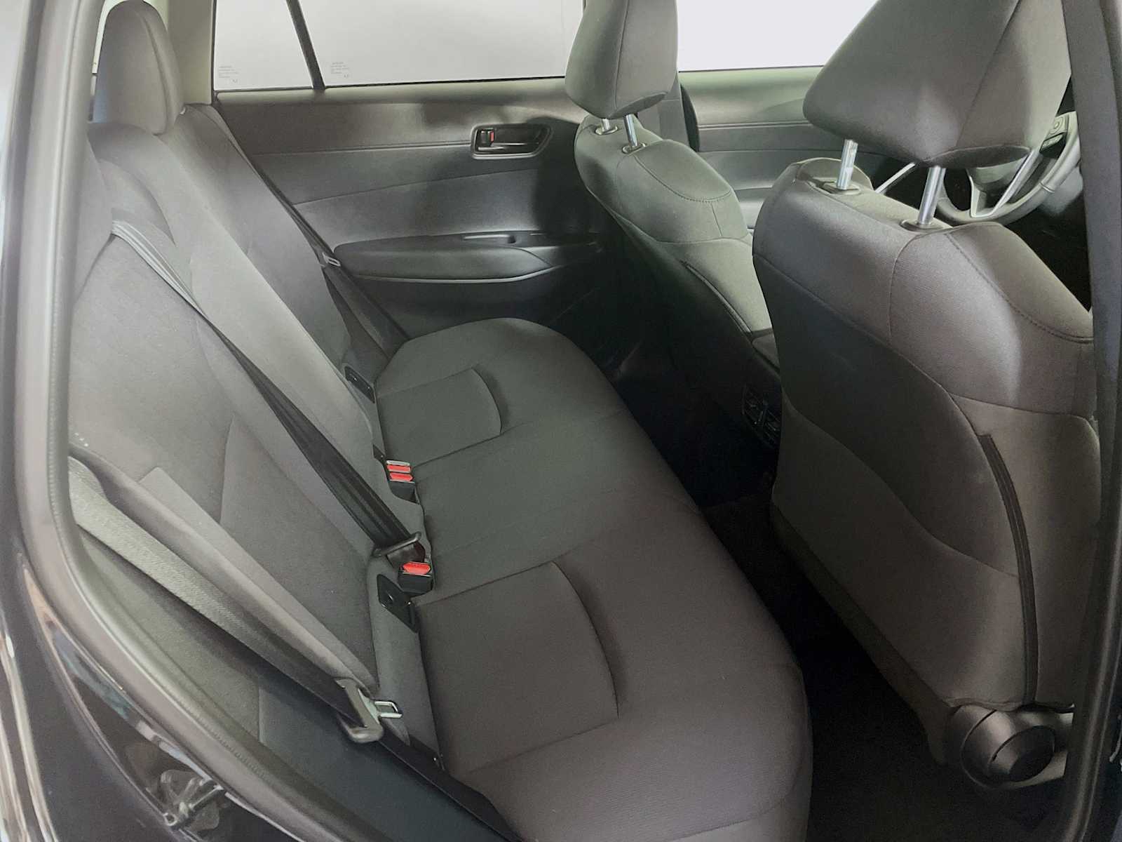 2023 Toyota Corolla Cross LE photo 24