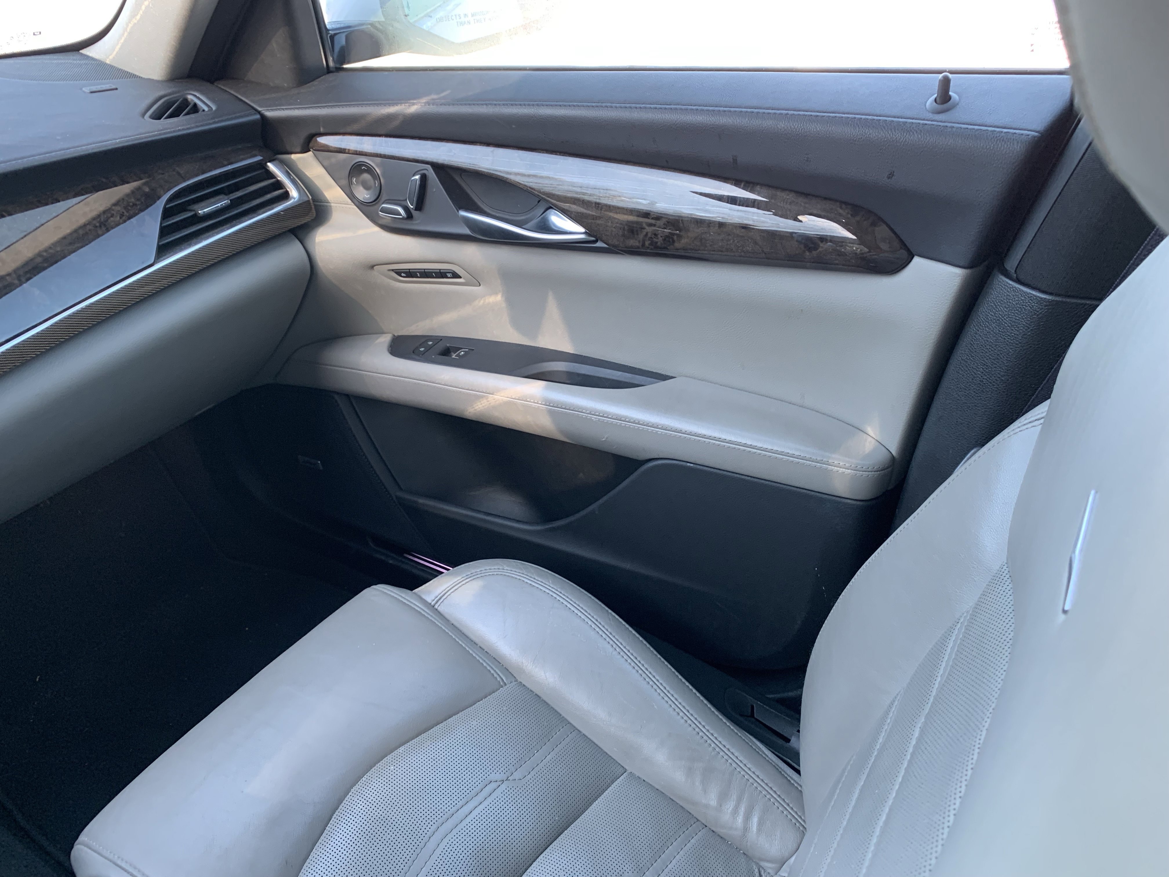 2017 Cadillac CT6 Luxury photo 2