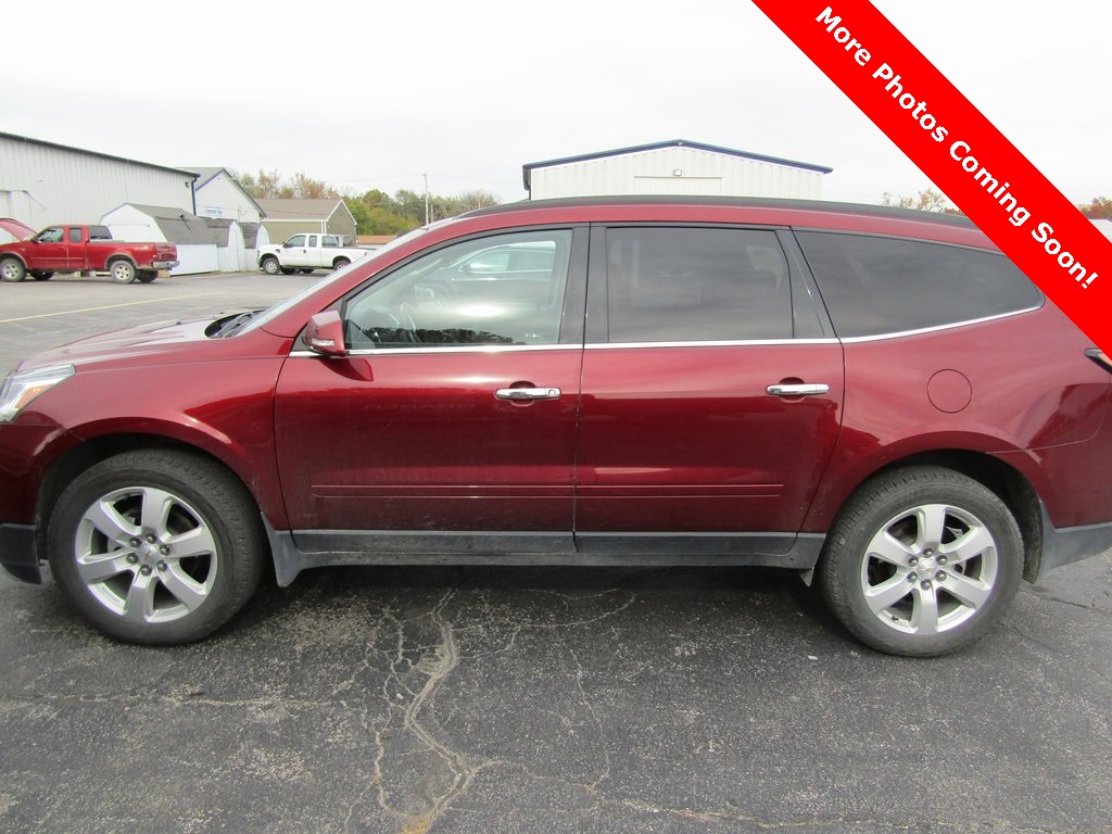 Used 2017 Chevrolet Traverse 1LT with VIN 1GNKRGKD3HJ328193 for sale in Trenton, MO