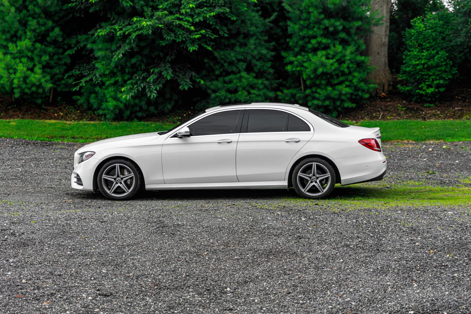 2018 Mercedes Benz E 300 photo 4