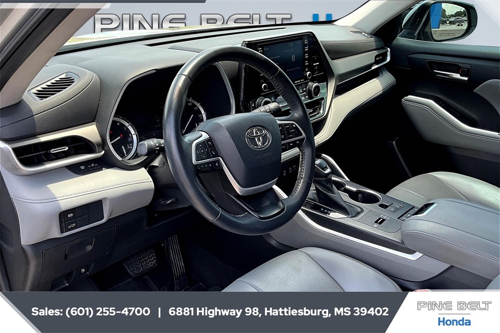 2022 Toyota Highlander XLE photo 10