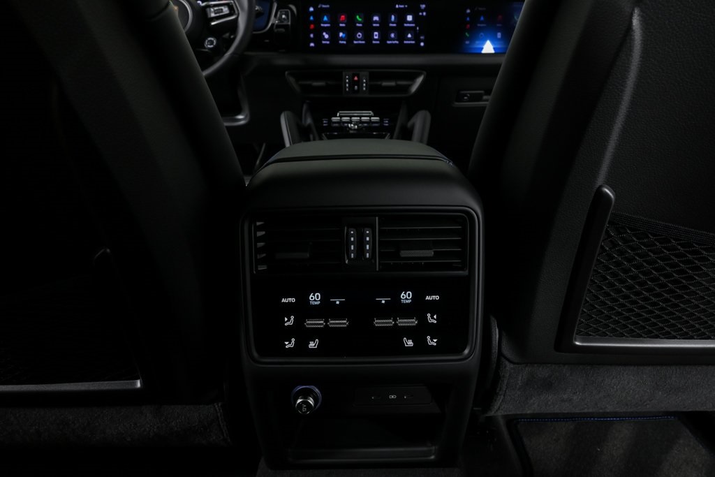 2025 Porsche Cayenne GTS photo 23