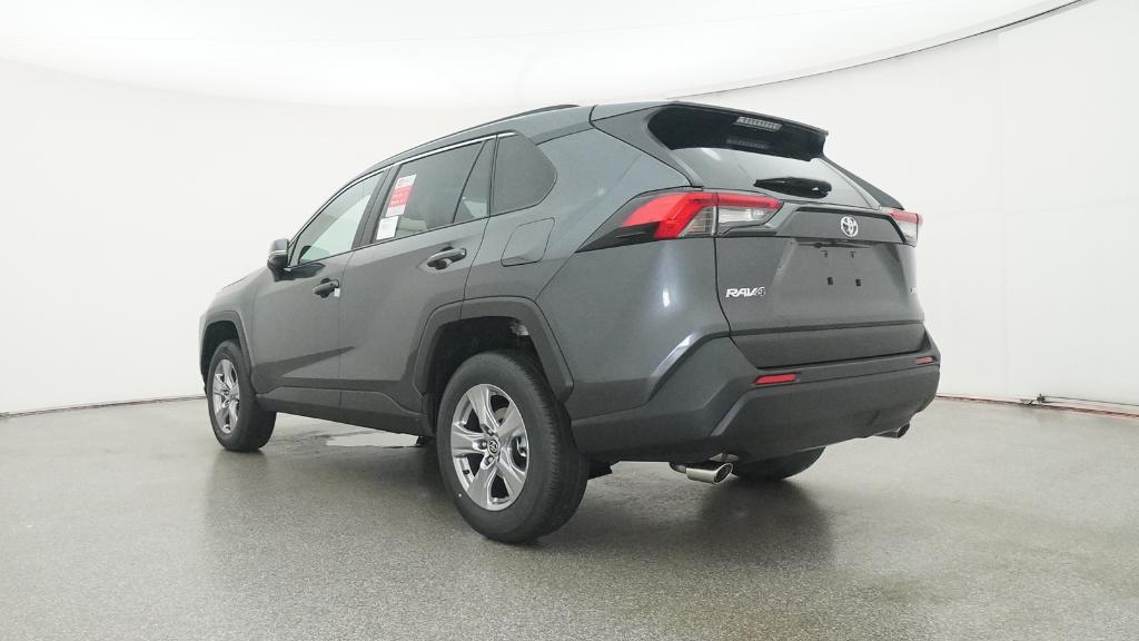 2025 Toyota RAV4 XLE photo 14
