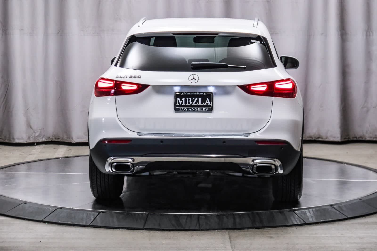 2025 Mercedes Benz GLA 250 photo 2