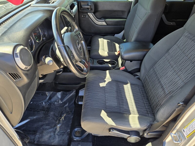 2012 Jeep Wrangler Unlimited Sport photo 6