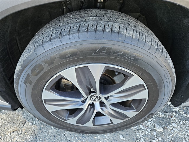 2021 Toyota Highlander Hybrid XLE photo 18