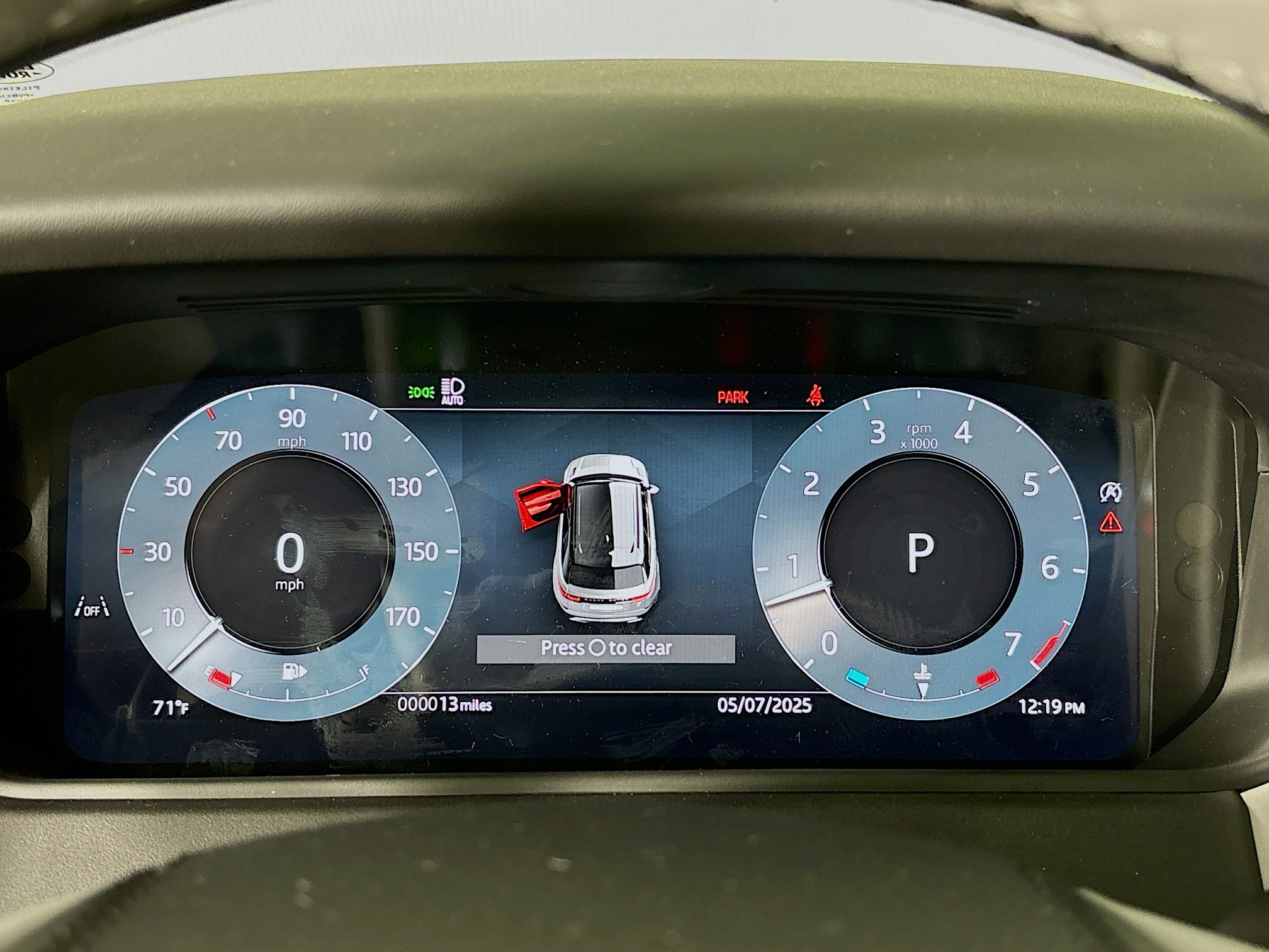2026 Land Rover Range Rover Velar SE photo 10