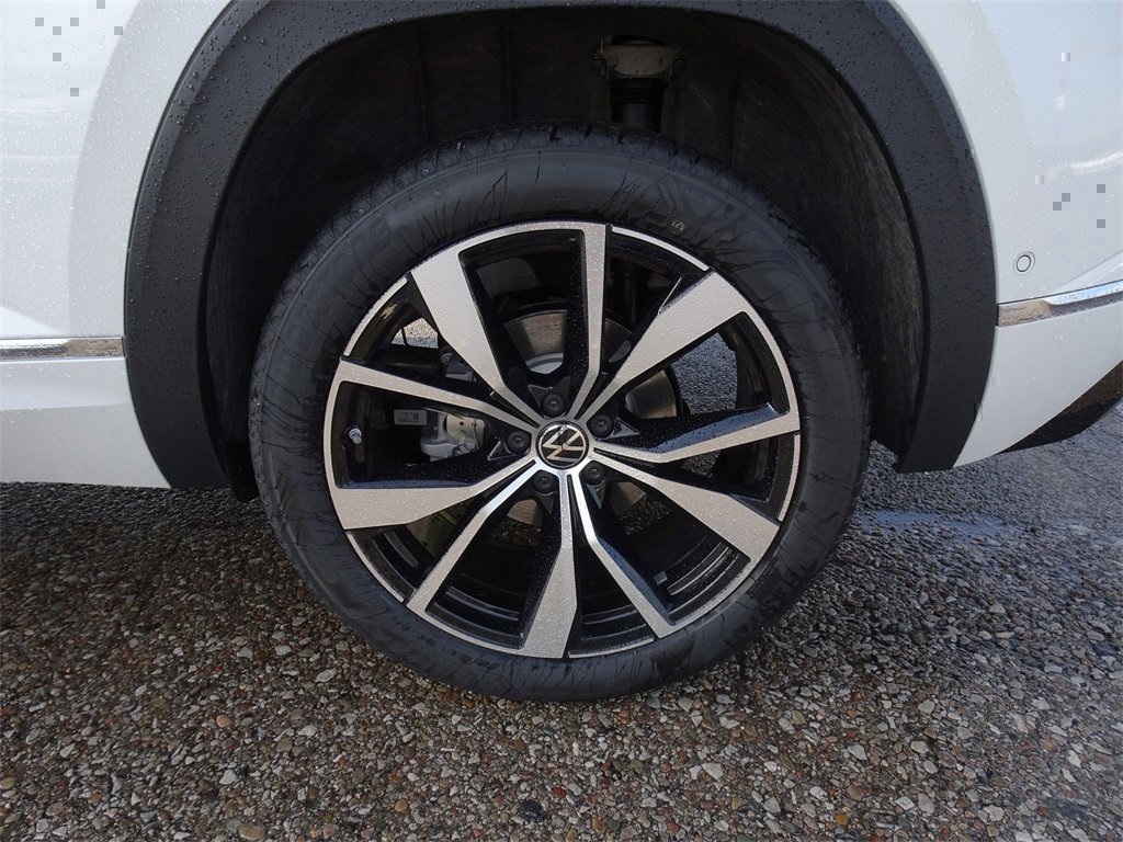 2025 Volkswagen Atlas Cross Sport SEL Premium R-Line photo 2