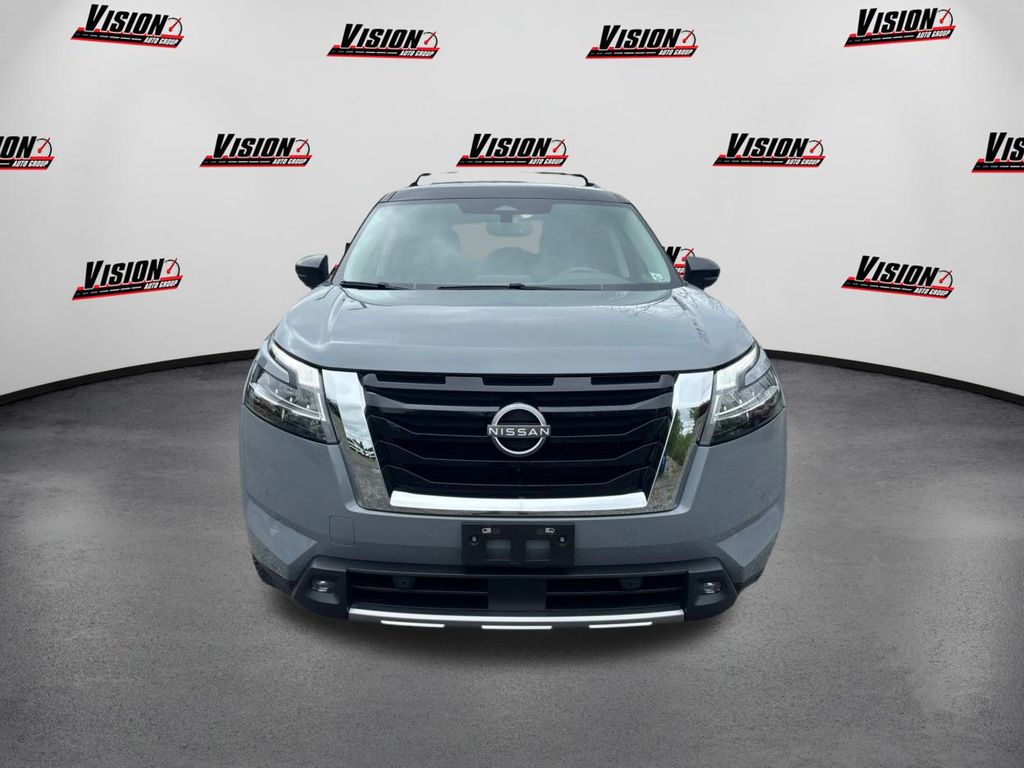 2022 Nissan Pathfinder SL photo 2