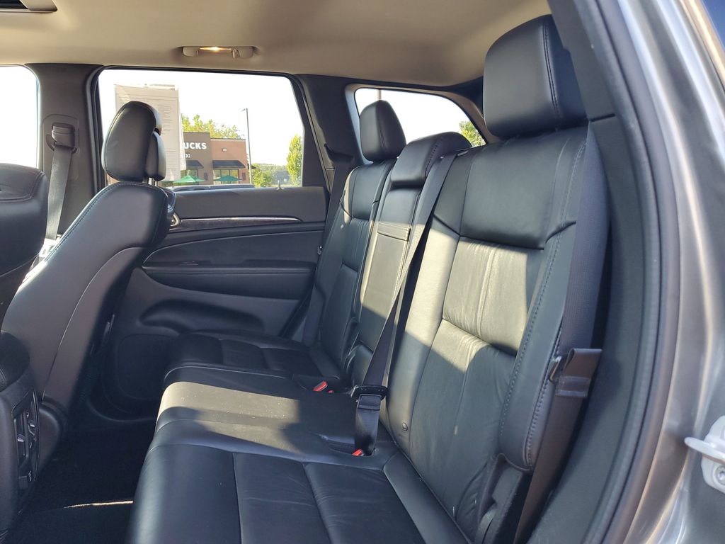 2012 Jeep Grand Cherokee Laredo photo 5