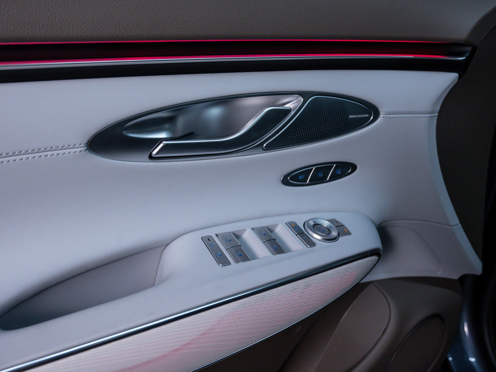 2026 Genesis GV70 2.5T Advanced photo 15