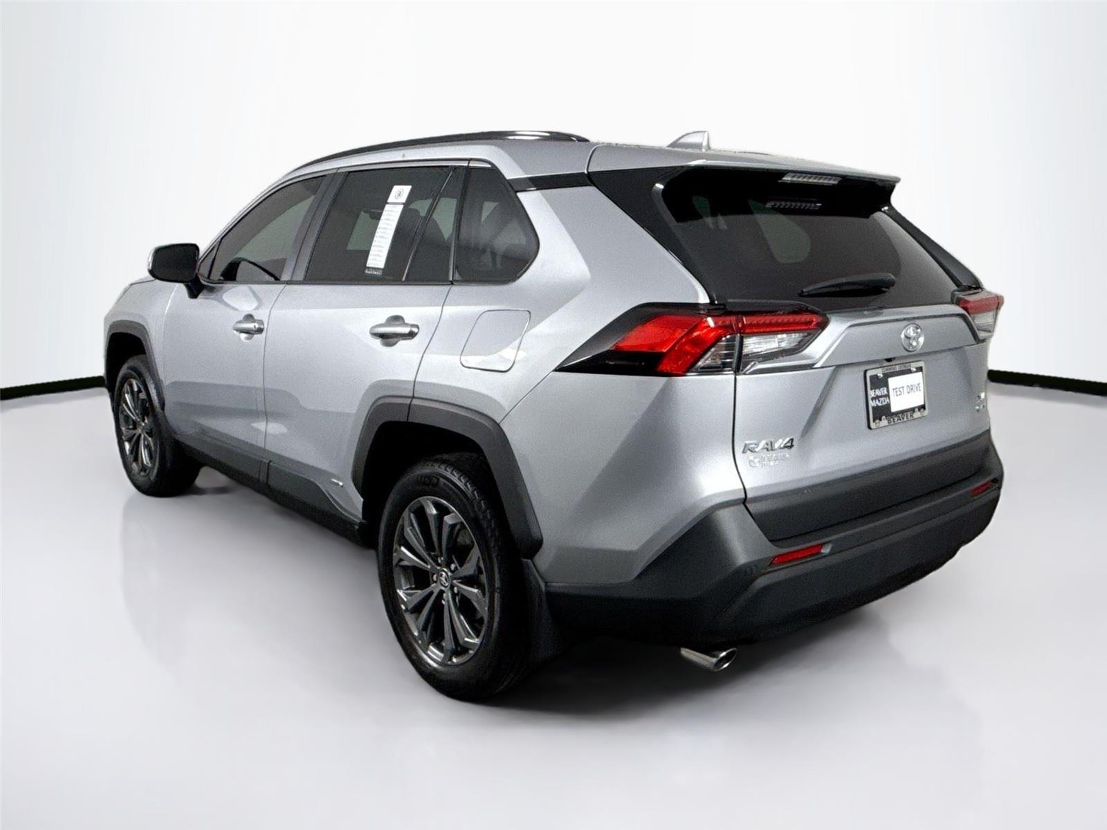 2025 Toyota RAV4 Hybrid XLE Premium photo 5