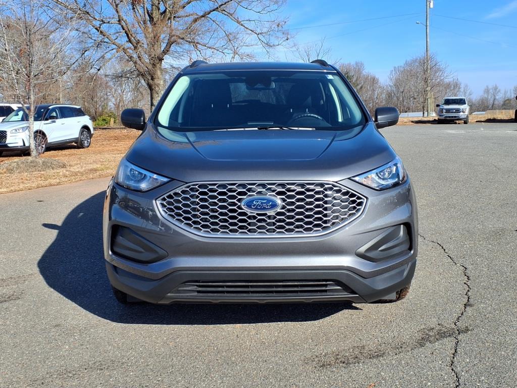 2024 Ford Edge SE photo 2
