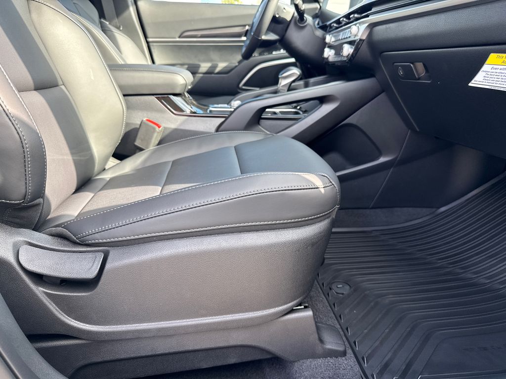 2025 Kia Telluride LX photo 12