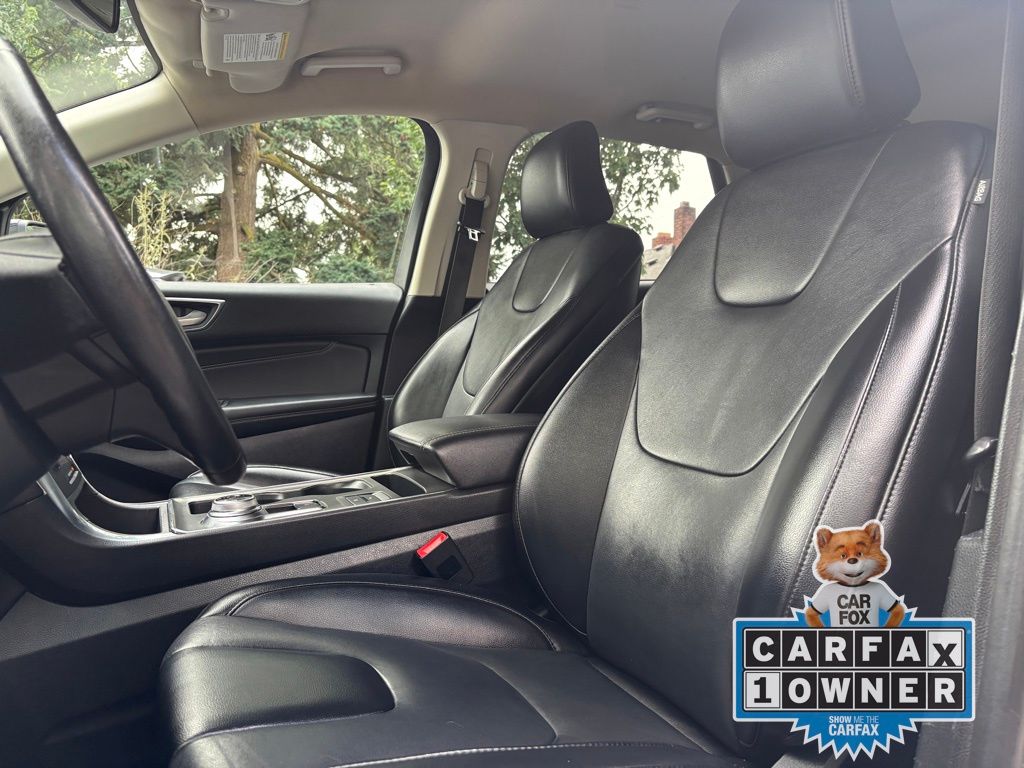 2022 Ford Edge Titanium photo 24