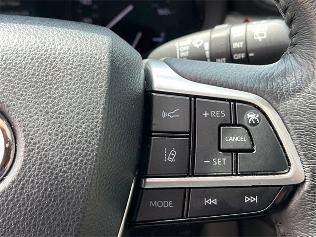 2022 Toyota Sienna XLE photo 7