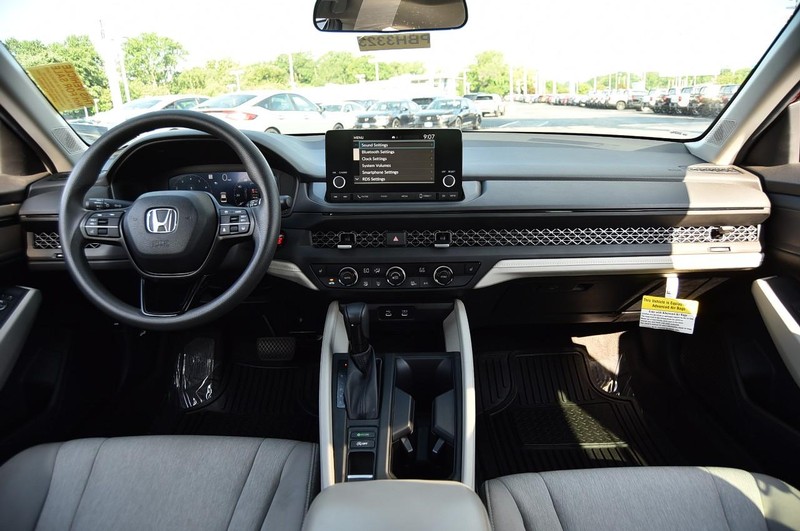 2024 Honda Accord 1.5T EX photo 7
