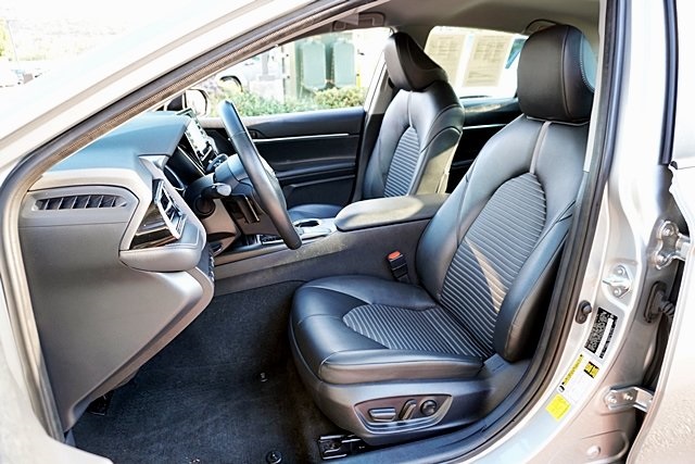 2024 Toyota Camry SE photo 13