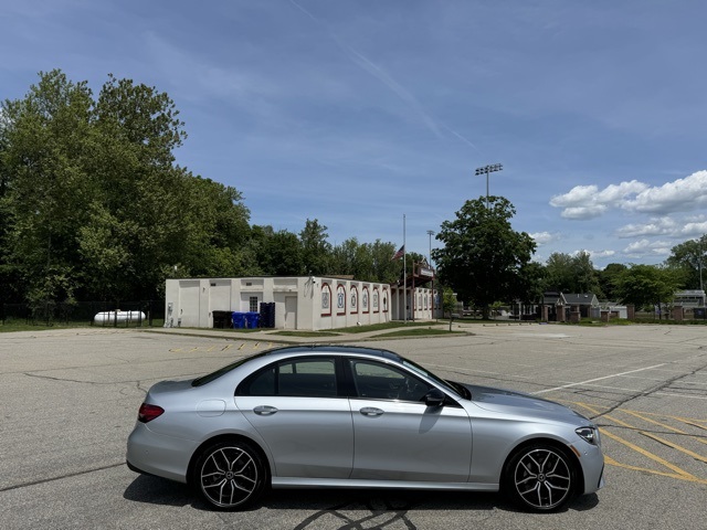 2023 Mercedes Benz E 350 4MATIC Sedan photo 4
