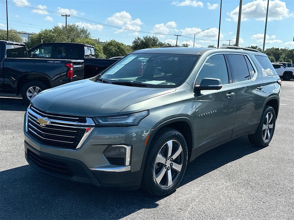 2022 Chevrolet Traverse Leather photo 2