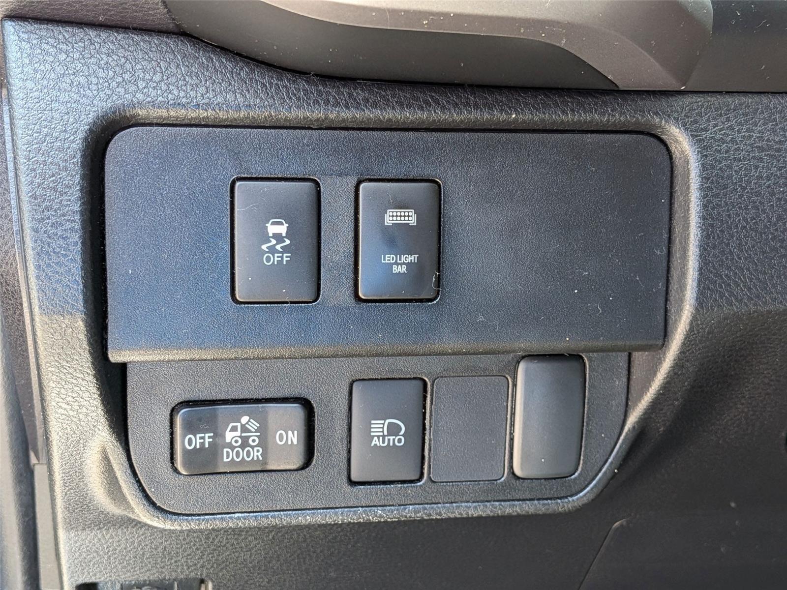 2023 Toyota Tacoma SR5 Double Cab V6 photo 15