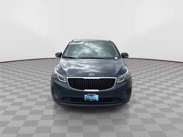 2017 Kia Sedona LX photo 3