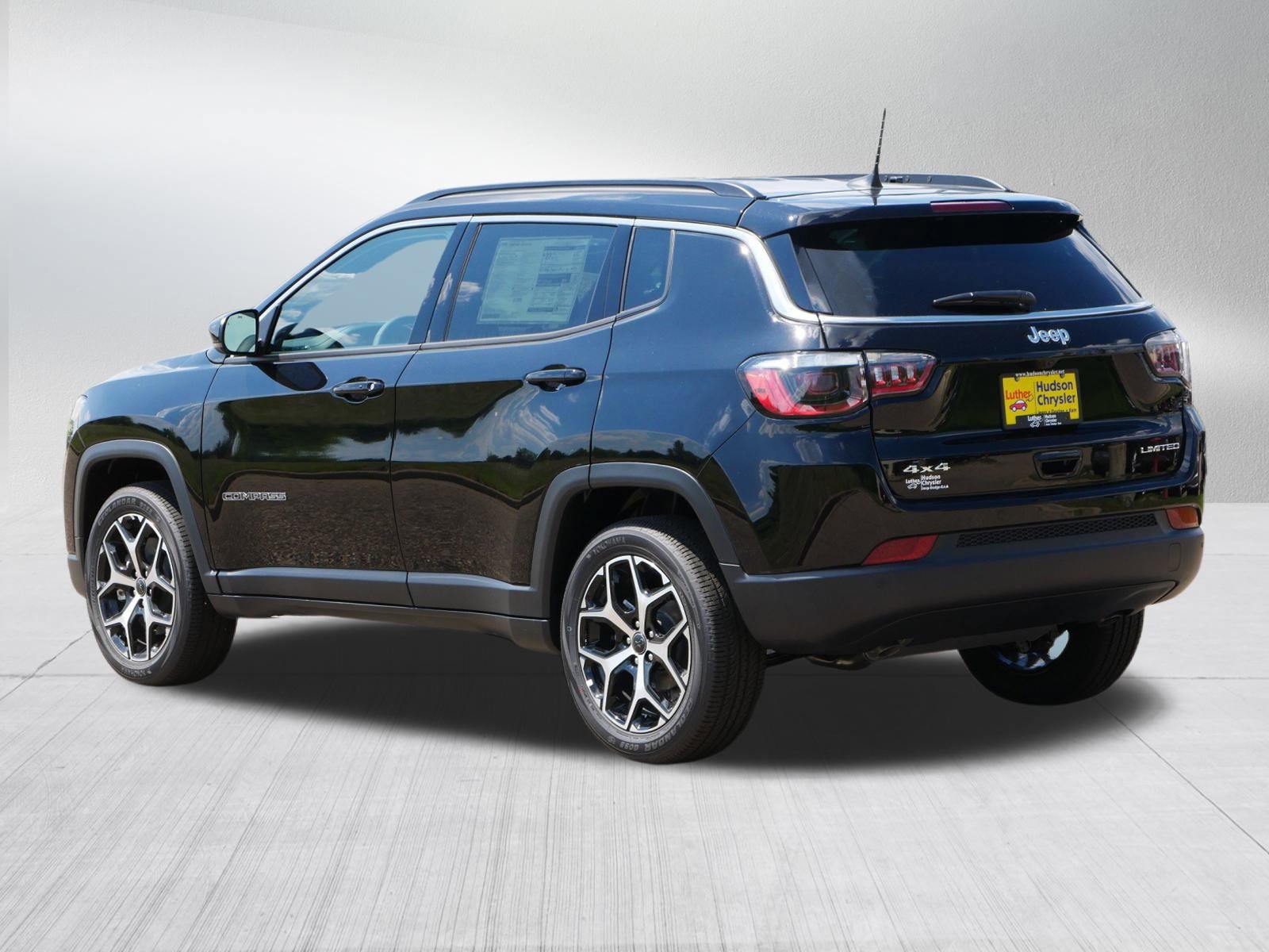 2025 Jeep Compass Limited photo 3