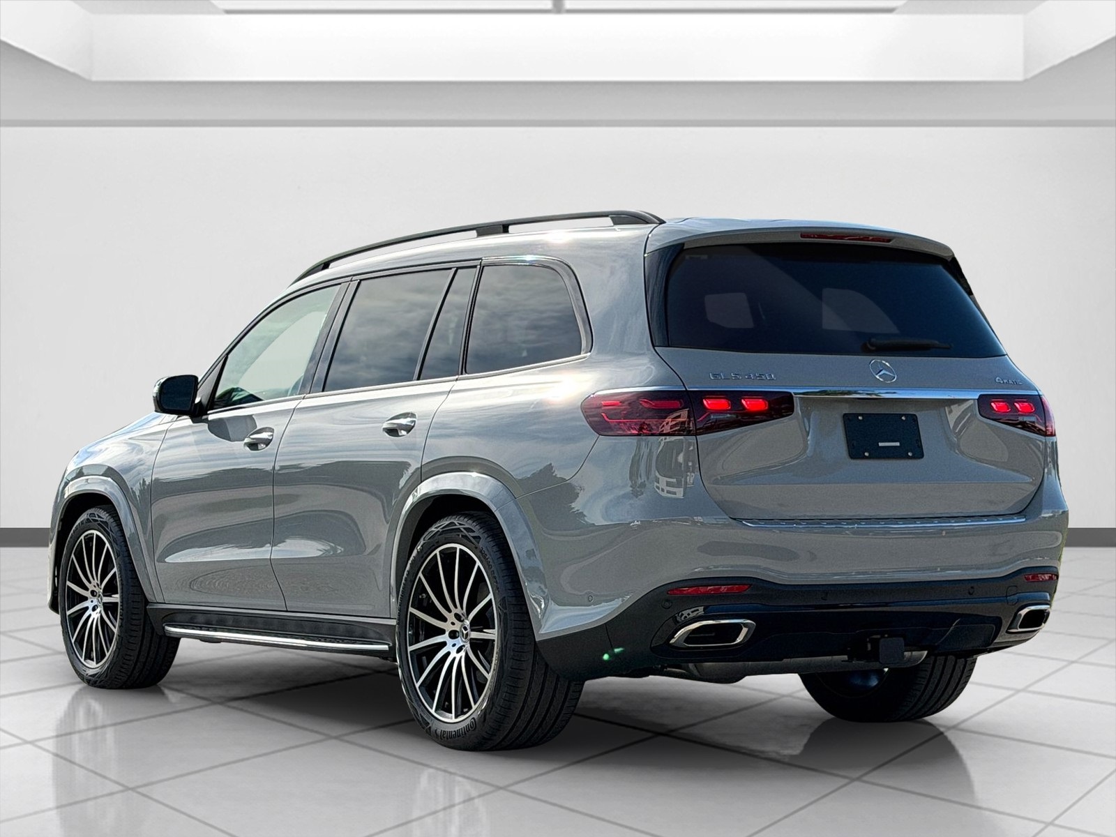 2026 Mercedes Benz GLS 450 4MATIC photo 4