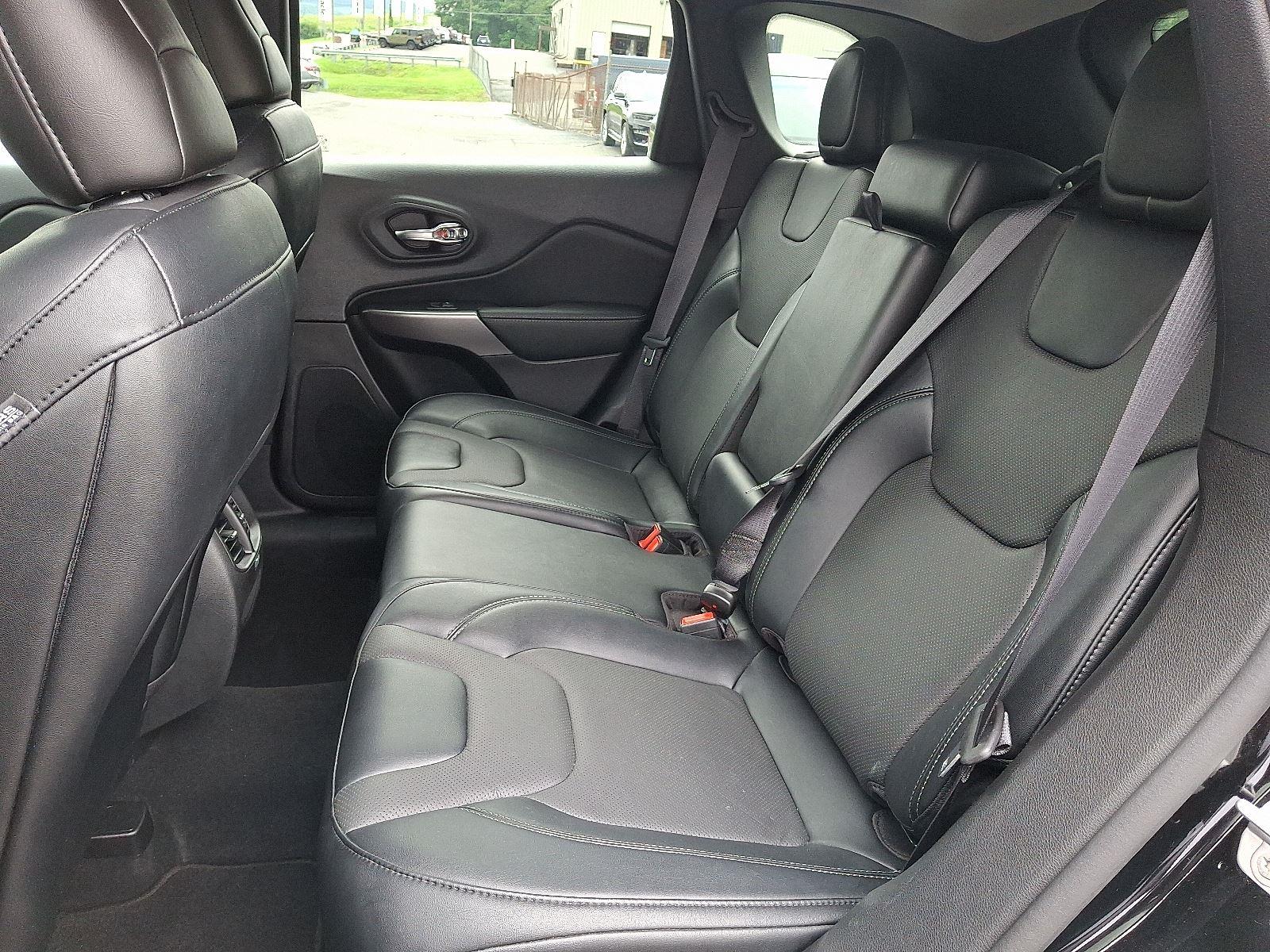 2022 Jeep Cherokee Latitude Lux photo 11