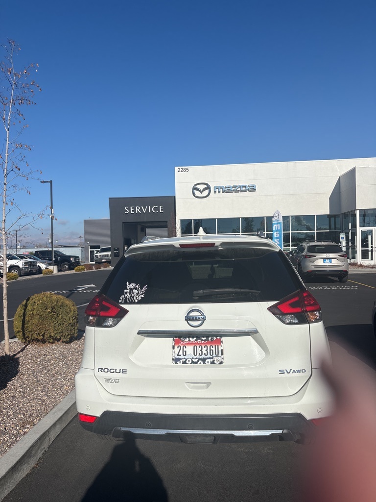 2019 Nissan Rogue SV photo 4