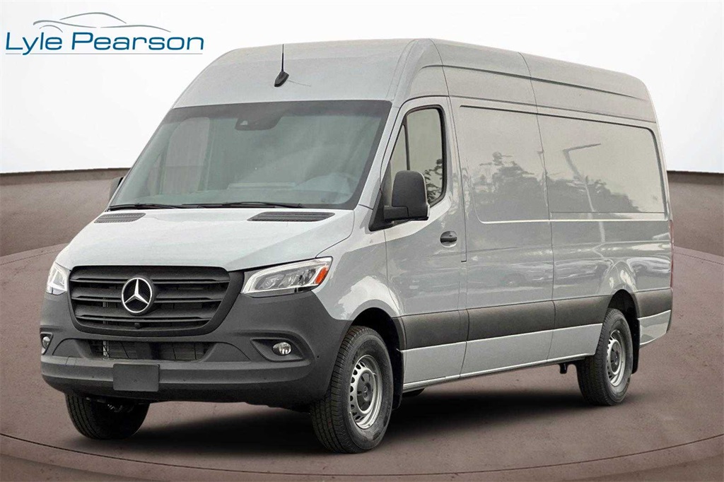 2024 Mercedes-Benz Sprinter Crew Van Base's photo