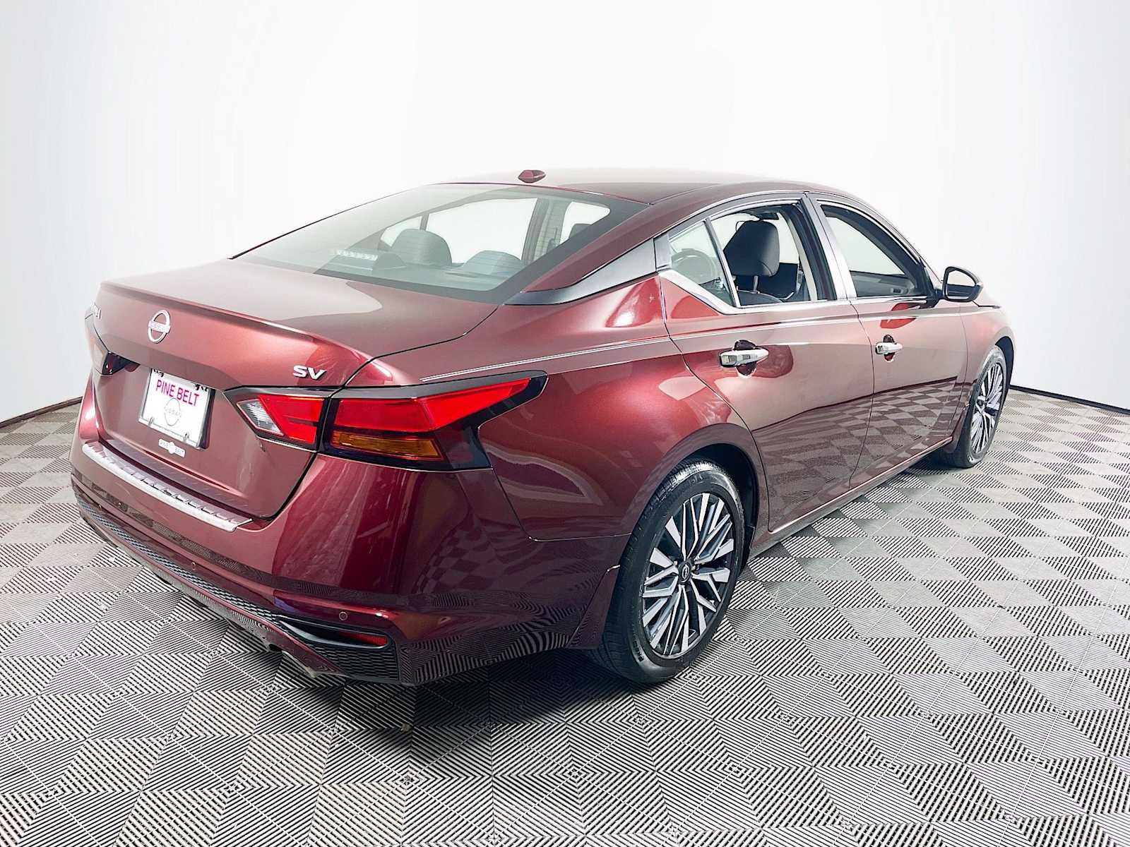 2023 Nissan Altima 2.5 SV photo 4