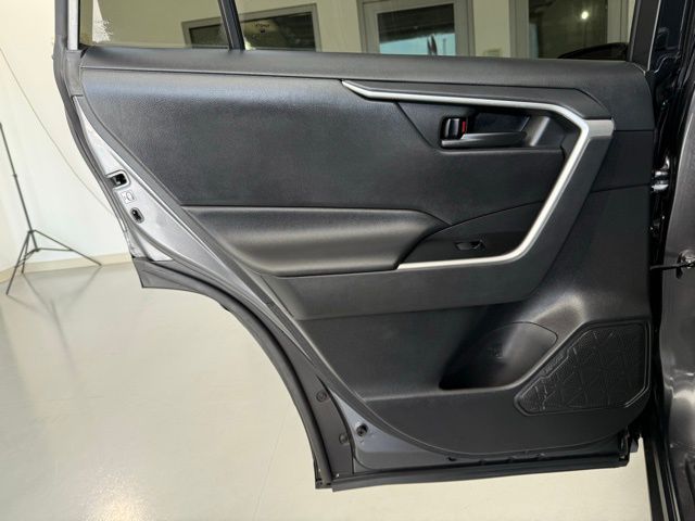 2019 Toyota RAV4 LE photo 29