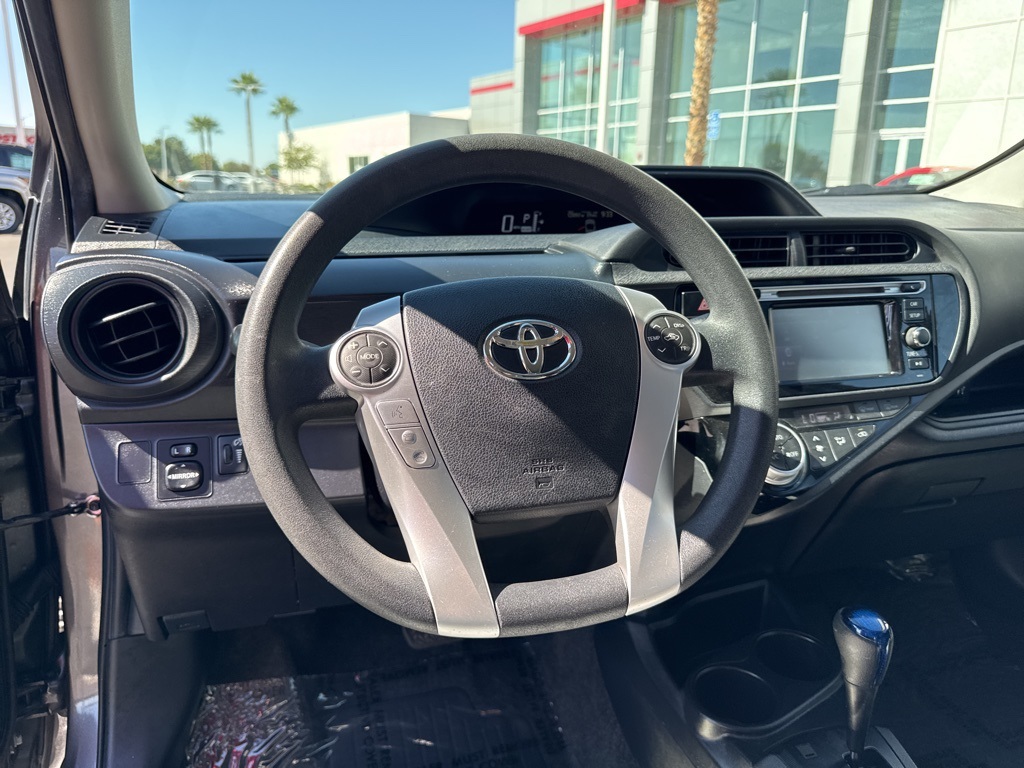 2015 Toyota Prius C One photo 14