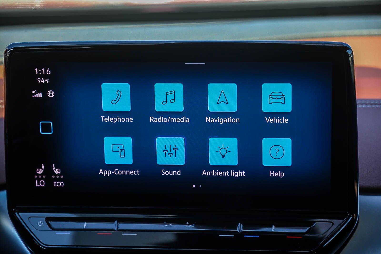 2021 Volkswagen ID.4 Pro S photo 12