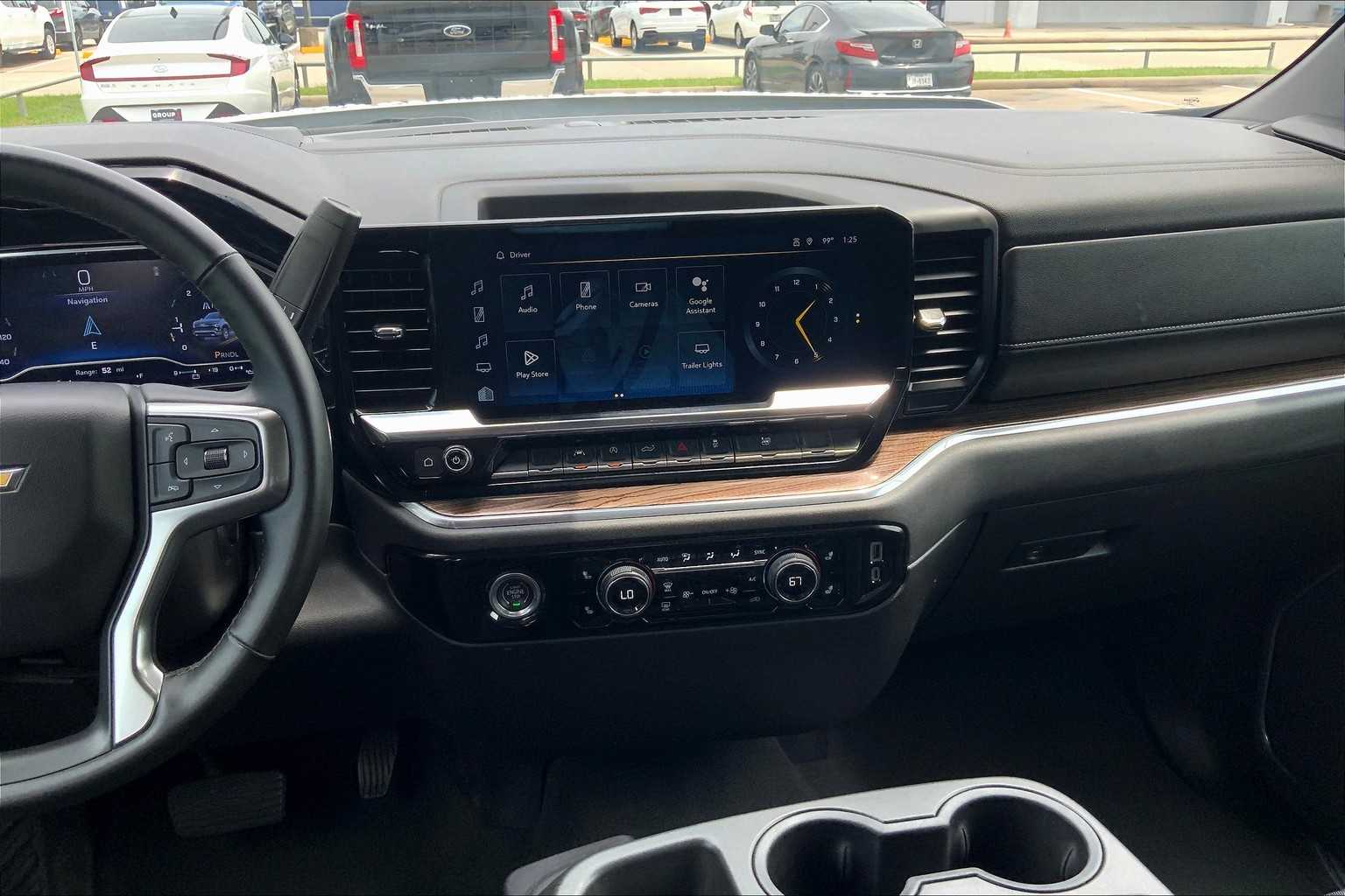 2024 Chevrolet Silverado 1500 LT photo 6