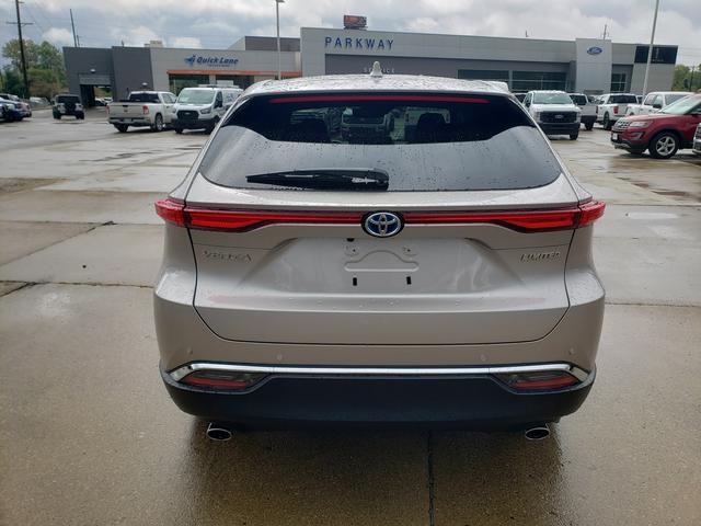 2024 Toyota Venza Limited photo 4