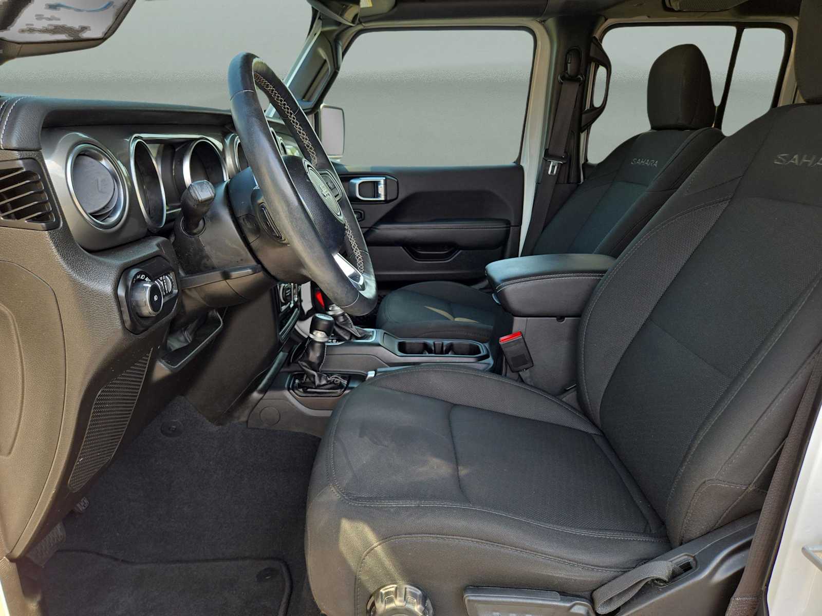 2022 Jeep Wrangler Unlimited Sahara photo 19