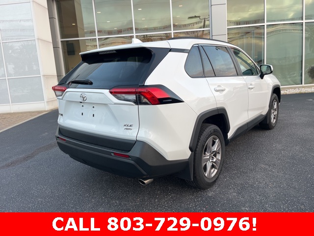 2023 Toyota RAV4 XLE photo 3