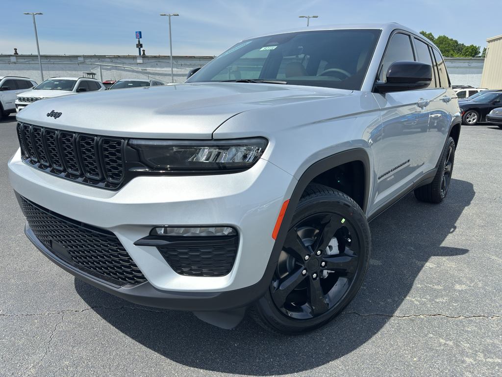 2025 Jeep Grand Cherokee Limited photo 2