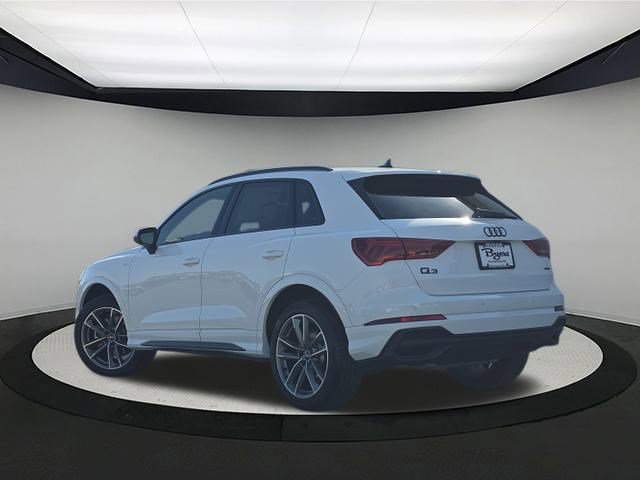 2025 Audi Q3 S line Premium photo 4