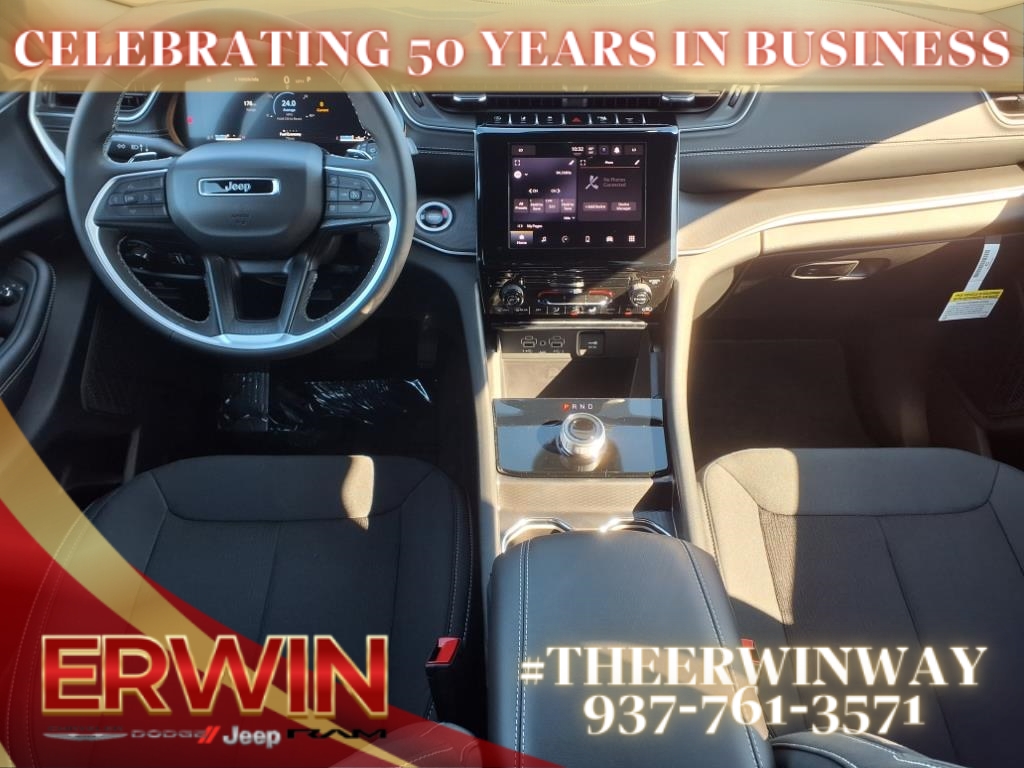 2025 Jeep Grand Cherokee Laredo X photo 4