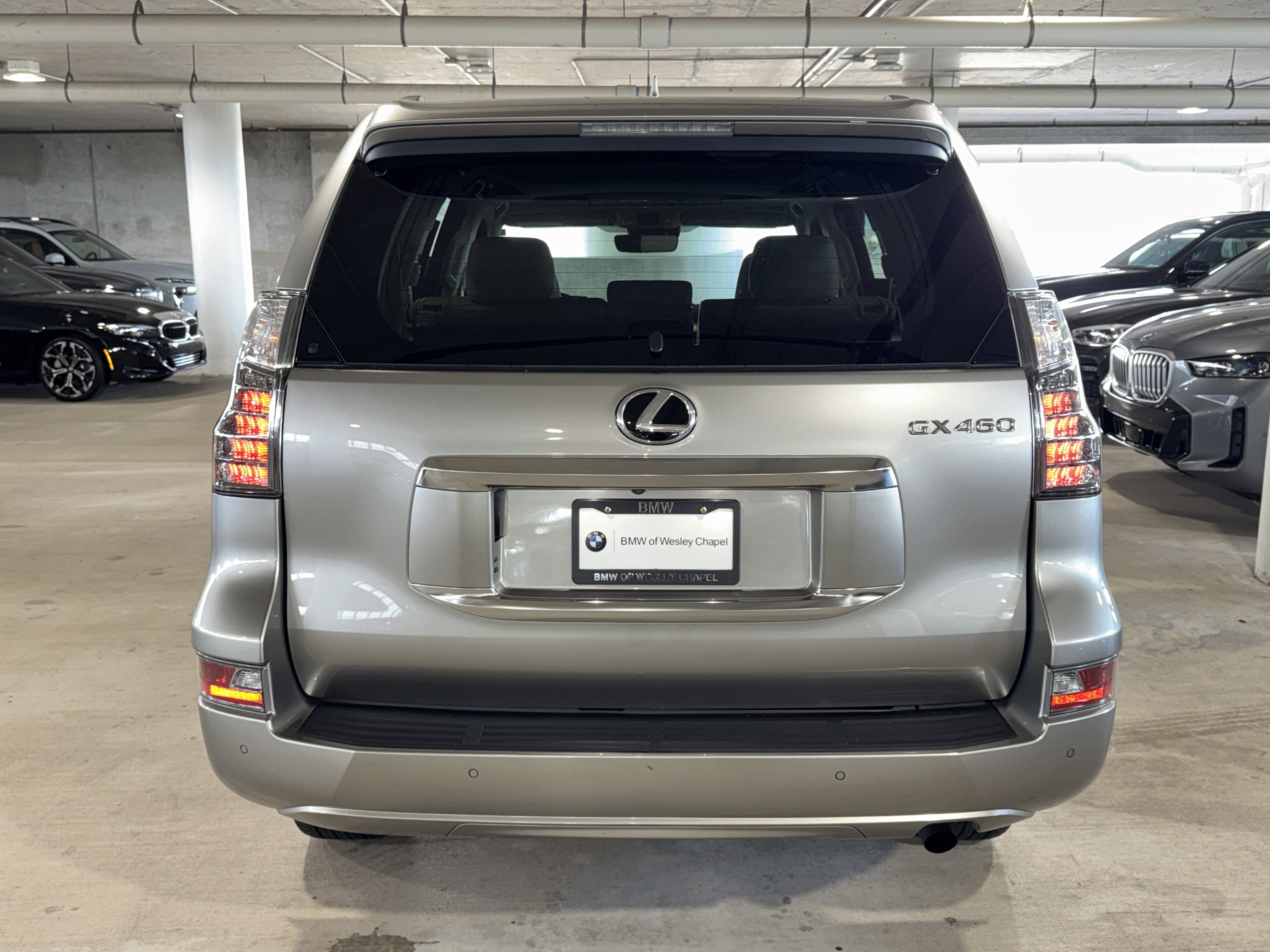 2022 Lexus GX 460 Luxury photo 2