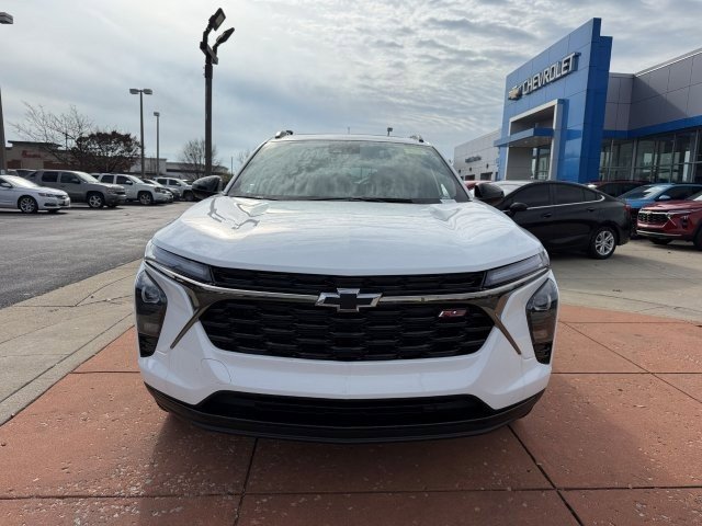 2026 Chevrolet Trax photo 2